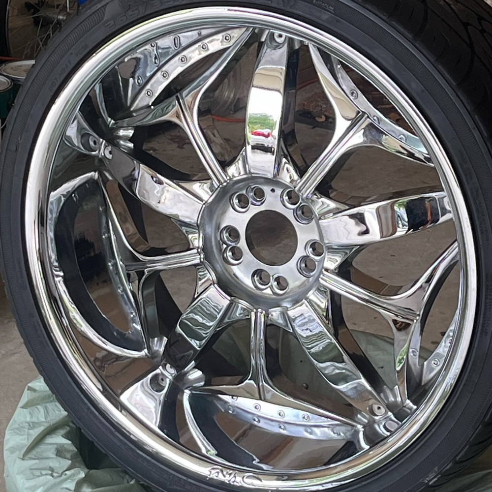 22” Rims - Picture 3 of 4
